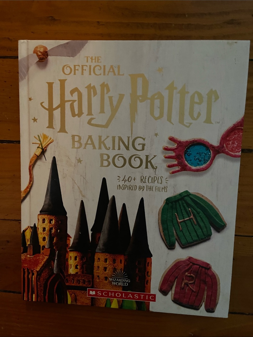 Harry Potter Baking Book cookbook cookies cake cupcakes dessert beautiful FUN